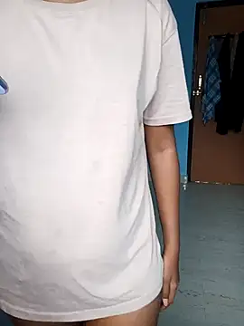 Snapshot of naughtyreva chatting on September 22, 5:53 am naughtyreva online show from September 22, 5:53 am