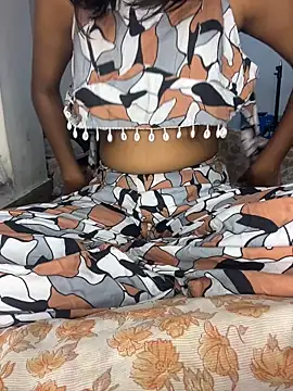 LOVEy D0VEY online show from March 7, 11:40 am