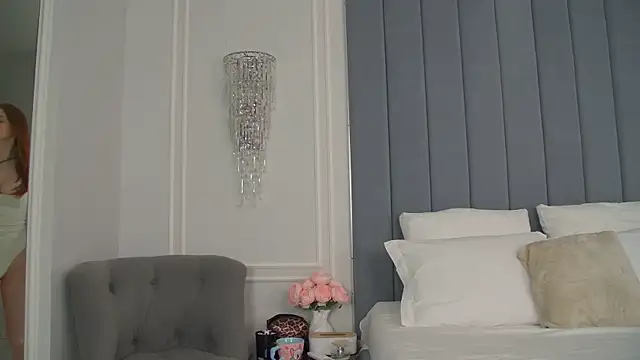 Snapshot of MiraBliss chatting on June 6, 5:39 pm MiraBliss online show from June 6, 5:39 pm