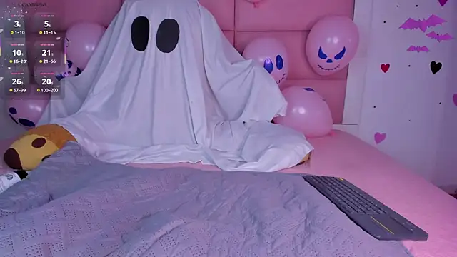 Snapshot of viioletta_18 chatting on October 14, 12:50 pm viioletta 18 online show from October 14, 12:50 pm