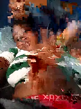 Snapshot of SexyShybarbie chatting on October 23, 1:10 pm SexyShybarbie online show from October 23, 1:10 pm