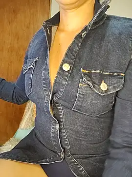 hotsexass online show from September 17, 9:16 pm