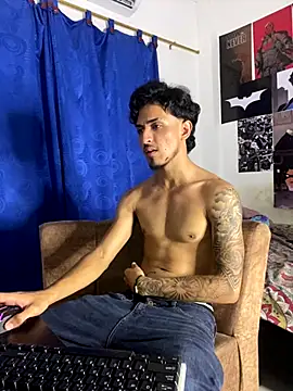 Snapshot of Zayn_kane chatting on November 23, 12:43 am Zayn kane online show from November 23, 12:43 am