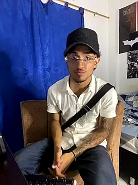 Snapshot of Zayn_kane chatting on December 4, 3:38 am Zayn kane online show from December 4, 3:38 am