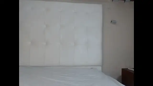 willow smitt online show from October 2, 12:23 pm