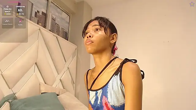 Snapshot of willow_smitt chatting on May 6, 1:05 pm willow smitt online show from May 6, 1:05 pm