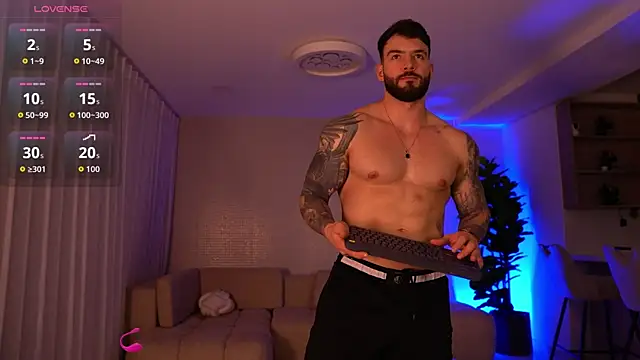 OLIVER COLT online show from October 22, 11:26 pm