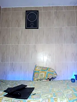 dareck 18 online show from February 19, 11:45 pm