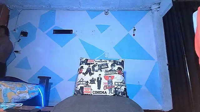 dareck 18 online show from April 24, 1:41 am