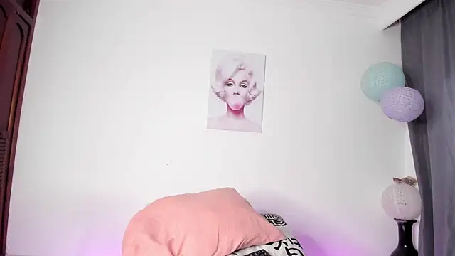 sweet cinamon online show from September 11, 7:25 pm