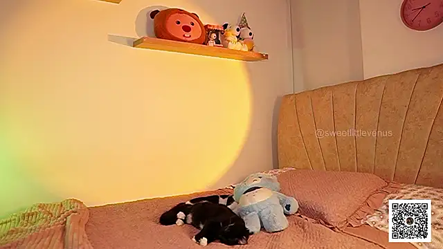 sweetlittlevenus online show from March 17, 7:17 pm