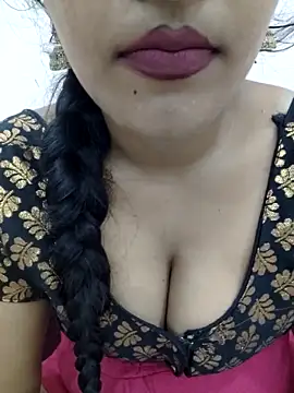 Snapshot of priya_00143 chatting on November 2, 5:43 am priya 00143 online show from November 2, 5:43 am