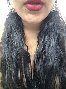 priya 00143 online show from February 14, 7:10 pm