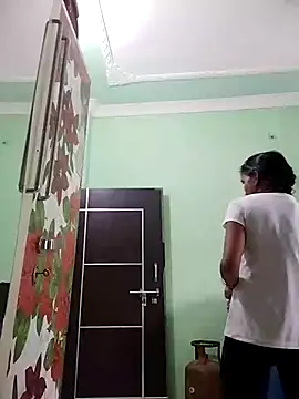 Snapshot of Hotty-Nidhi chatting on March 15, 8:26 am Hotty-Nidhi online show from March 15, 8:26 am