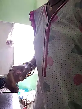 Snapshot of Hotty-Nidhi chatting on March 18, 6:14 am Hotty-Nidhi online show from March 18, 6:14 am