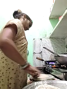 Snapshot of Hotty-Nidhi chatting on September 14, 4:17 pm Hotty-Nidhi online show from September 14, 4:17 pm