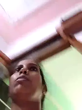 Snapshot of Hotty-Nidhi chatting on October 6, 2:53 am Hotty-Nidhi online show from October 6, 2:53 am