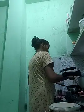 Snapshot of Hotty-Nidhi chatting on October 15, 5:24 pm Hotty-Nidhi online show from October 15, 5:24 pm