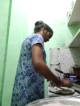 Snapshot of Hotty-Nidhi chatting on October 25, 4:02 pm Hotty-Nidhi online show from October 25, 4:02 pm