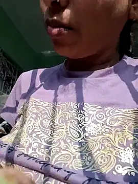 Snapshot of Hotty-Nidhi chatting on December 5, 3:26 am Hotty-Nidhi online show from December 5, 3:26 am