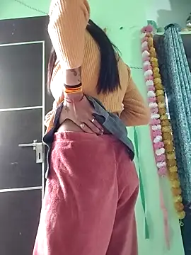 Hotty-Nidhi online show from February 3, 6:40 am