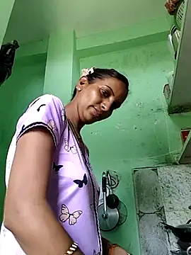 Snapshot of Hotty-Nidhi chatting on May 28, 6:00 am Hotty-Nidhi online show from May 28, 6:00 am