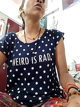 Snapshot of Hotty-Nidhi chatting on June 9, 4:13 am Hotty-Nidhi online show from June 9, 4:13 am