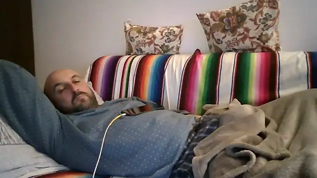 maxxxio12 online show from April 2, 7:00 pm