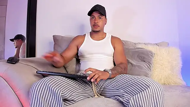 AshtonnSummer online show from October 1, 3:40 pm