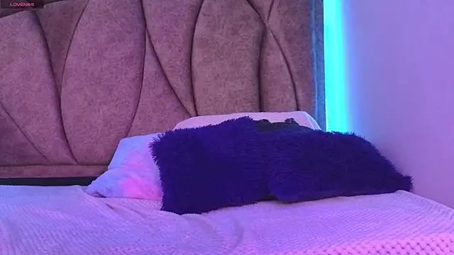 Kanela miller  online show from April 19, 11:42 am