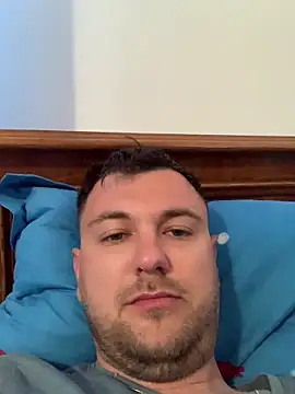 hugedickedd online show from May 15, 5:14 am