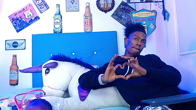 lili roussi online show from March 24, 8:03 pm