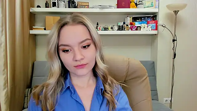 Kara Smith  online show from December 9, 9:16 pm