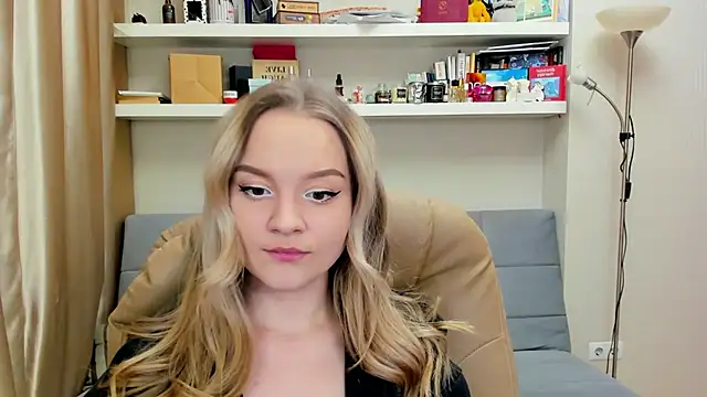 Kara Smith  online show from January 10, 12:27 am