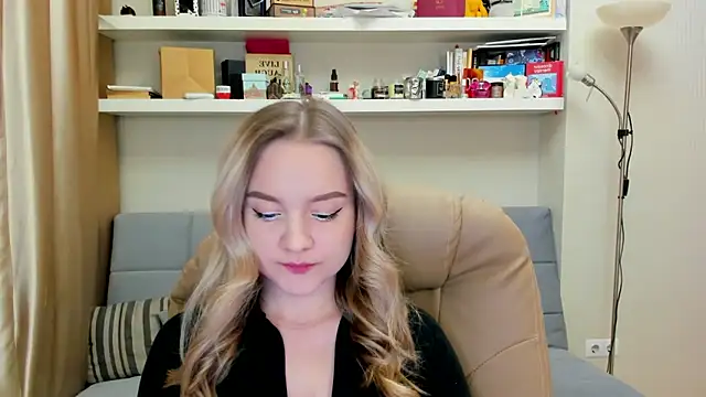 Kara Smith  online show from January 17, 10:34 pm