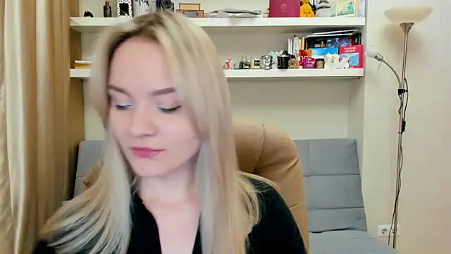 Kara Smith  online show from February 8, 10:19 pm