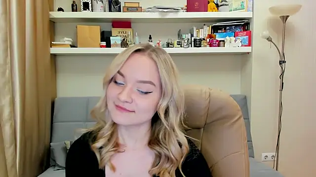 Kara Smith  online show from March 8, 12:44 am