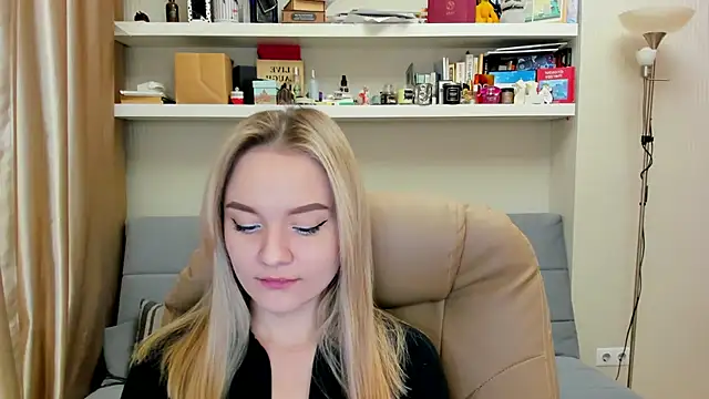 Kara Smith  online show from March 16, 12:12 am