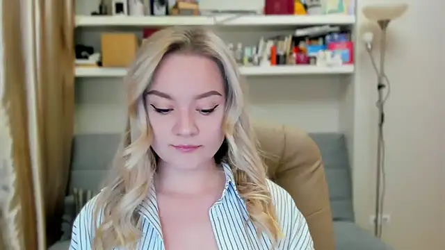 Kara Smith  online show from October 12, 10:42 pm