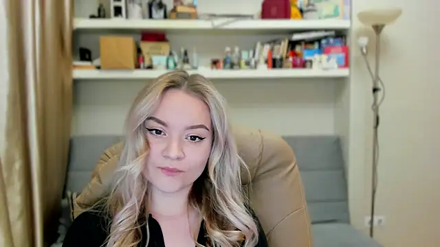 Kara Smith  online show from October 25, 10:37 pm