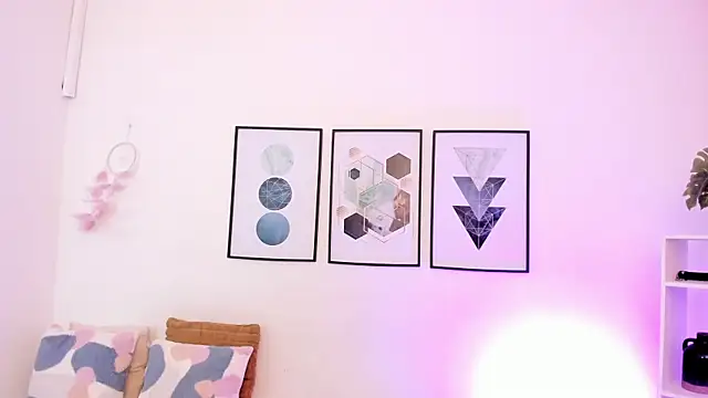 dullce77 online show from September 10, 7:25 pm