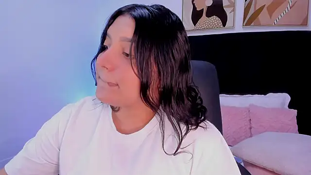 dullce77 online show from April 20, 7:37 pm