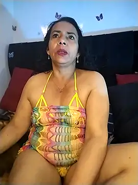 AlexaNovoa  online show from November 21, 1:37 am