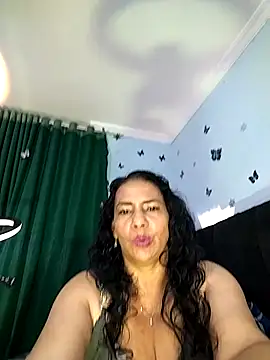 AlexaNovoa  online show from November 29, 1:08 am