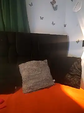 AlexaNovoa  online show from February 24, 1:36 am