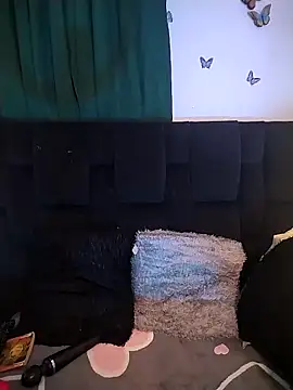 AlexaNovoa  online show from February 28, 1:50 am