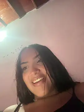 Snapshot of iamsara_21 chatting on March 18, 5:21 am iamsara 21 online show from March 18, 5:21 am