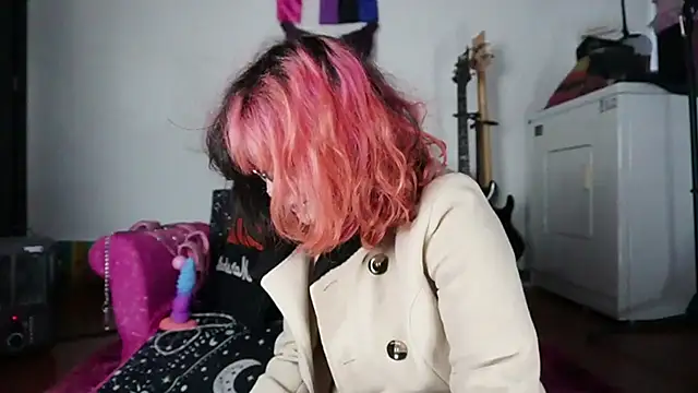 Snapshot of Devil_And_Princess chatting on September 24, 8:34 pm Devil And Princess online show from September 24, 8:34 pm