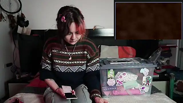 Snapshot of Devil_And_Princess chatting on October 18, 3:20 am Devil And Princess online show from October 18, 3:20 am