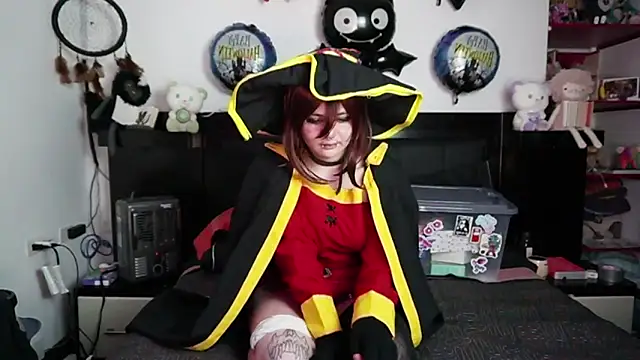 Snapshot of Devil_And_Princess chatting on November 9, 4:22 am Devil And Princess online show from November 9, 4:22 am